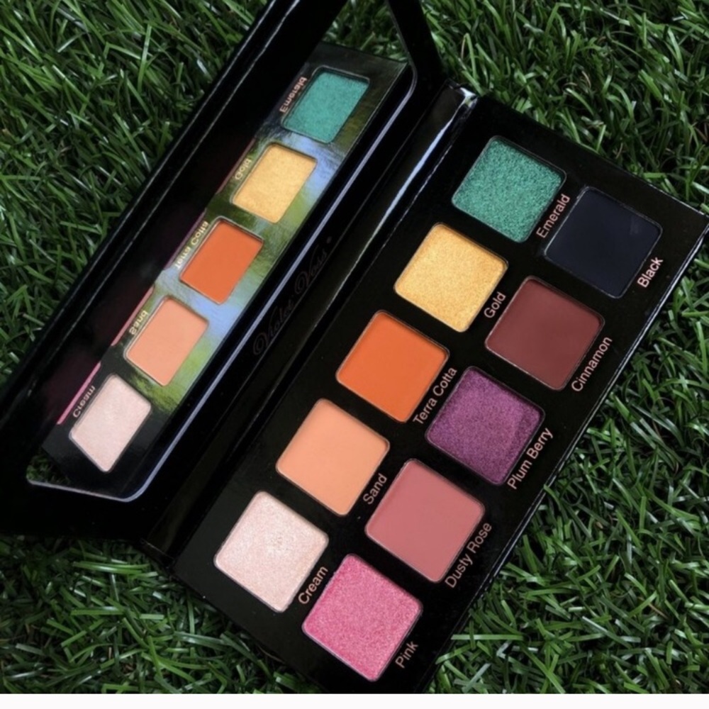 Violet Voss essentials eyeshadow palette